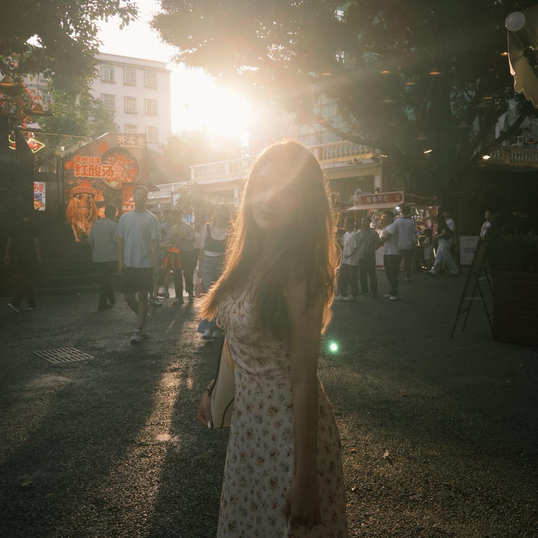 祖儿得闲去吃