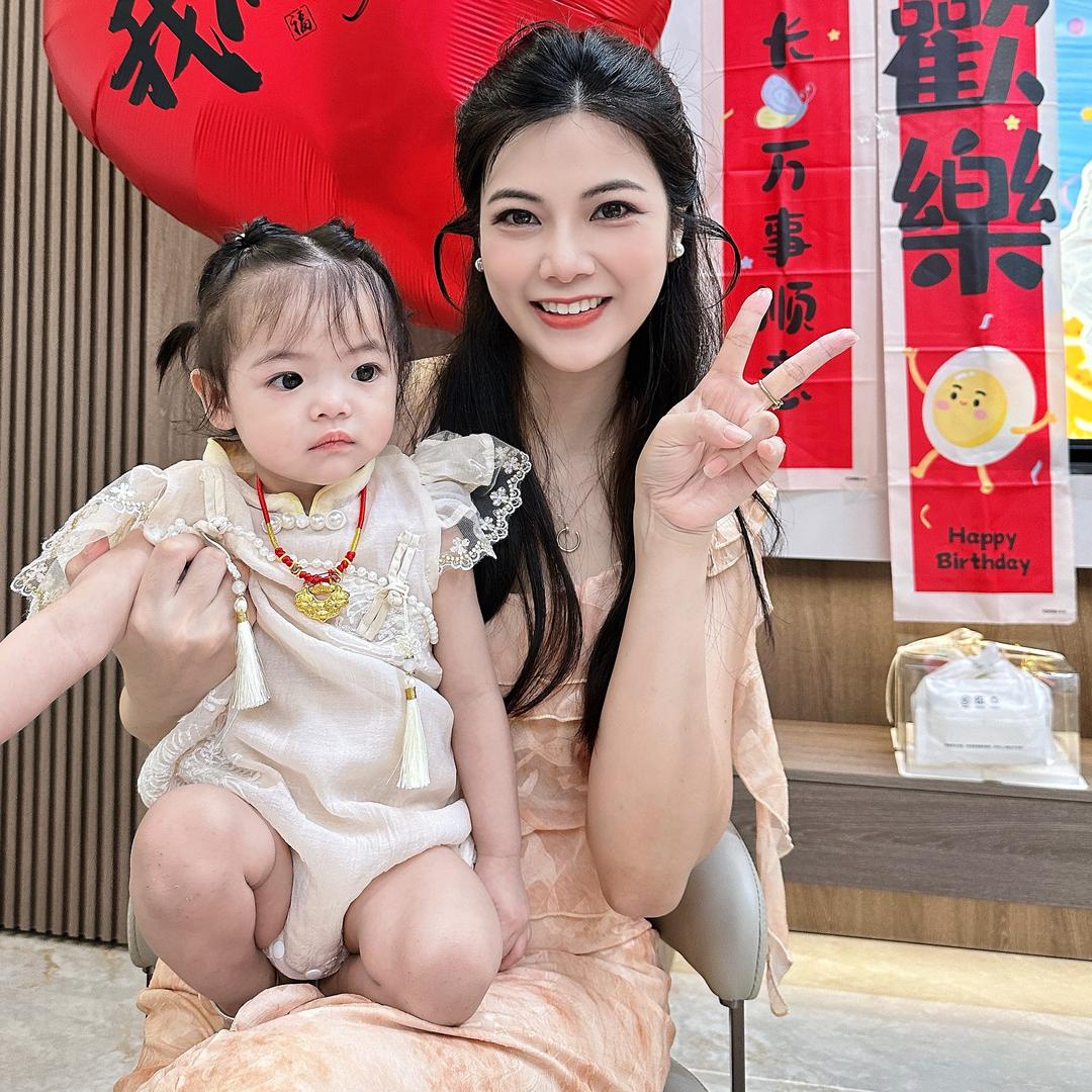 是彭小柒吖