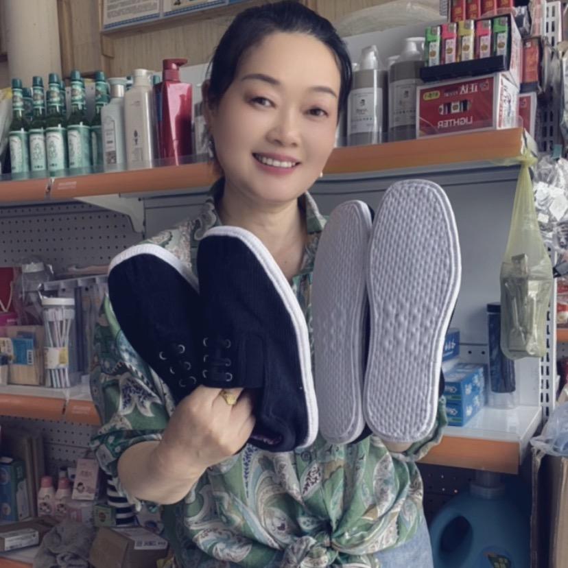 农村人做手工布鞋