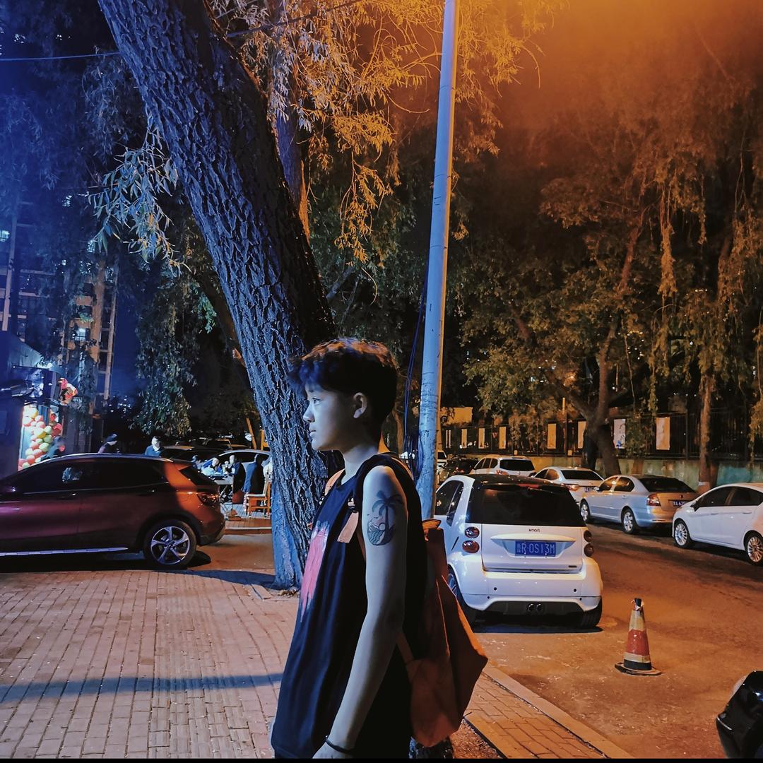 TT爱踢球_.