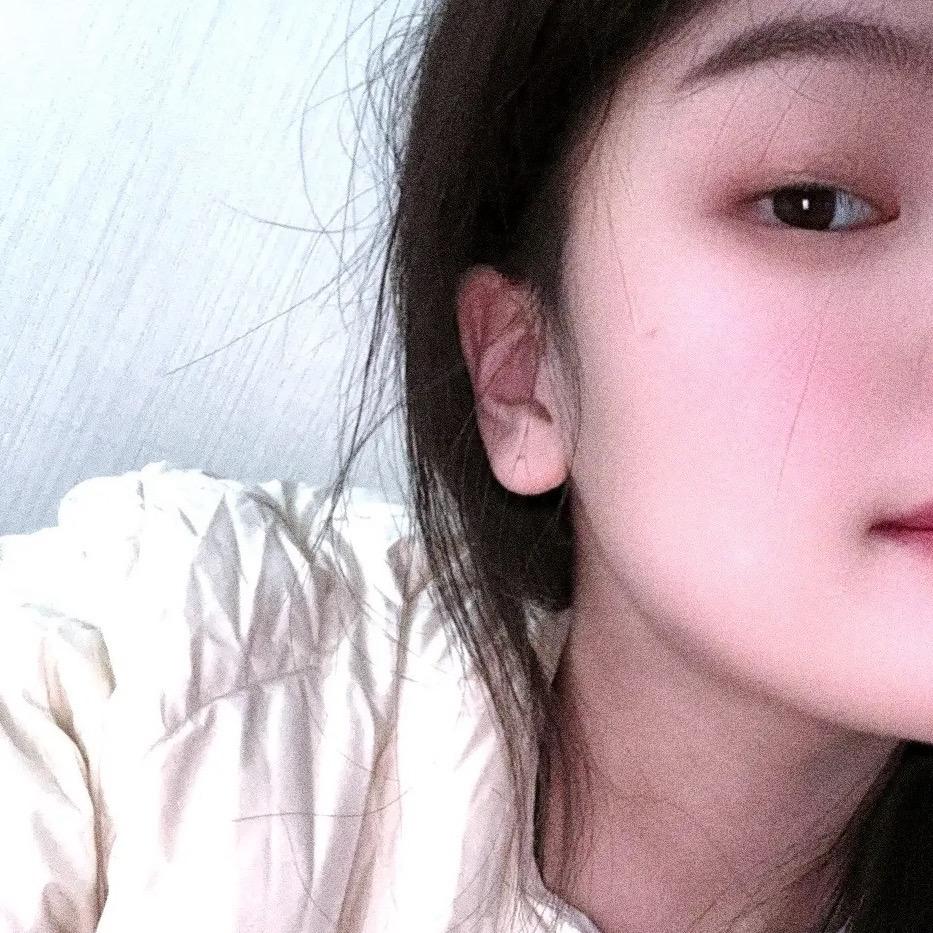 耳机里的娜娜
