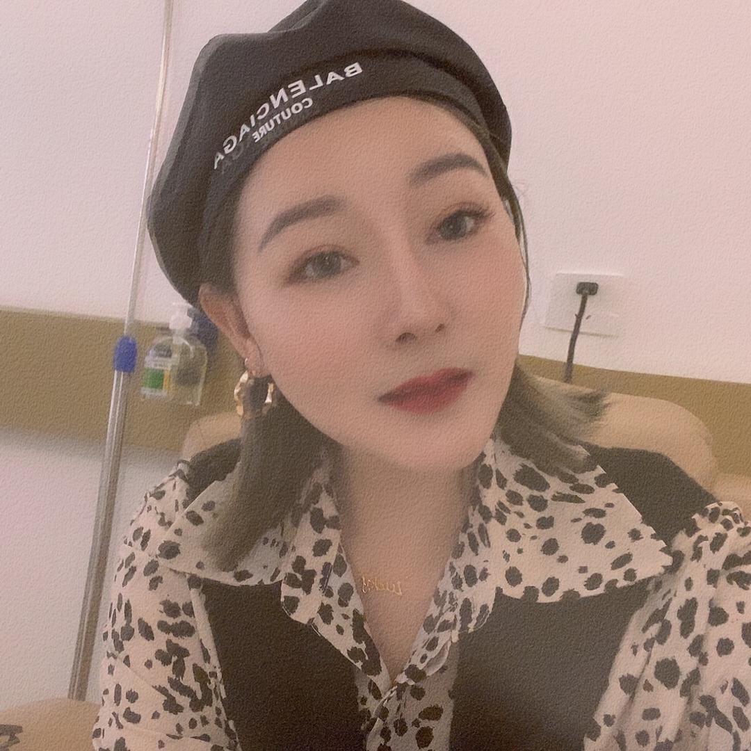 卡卡美甲官方号