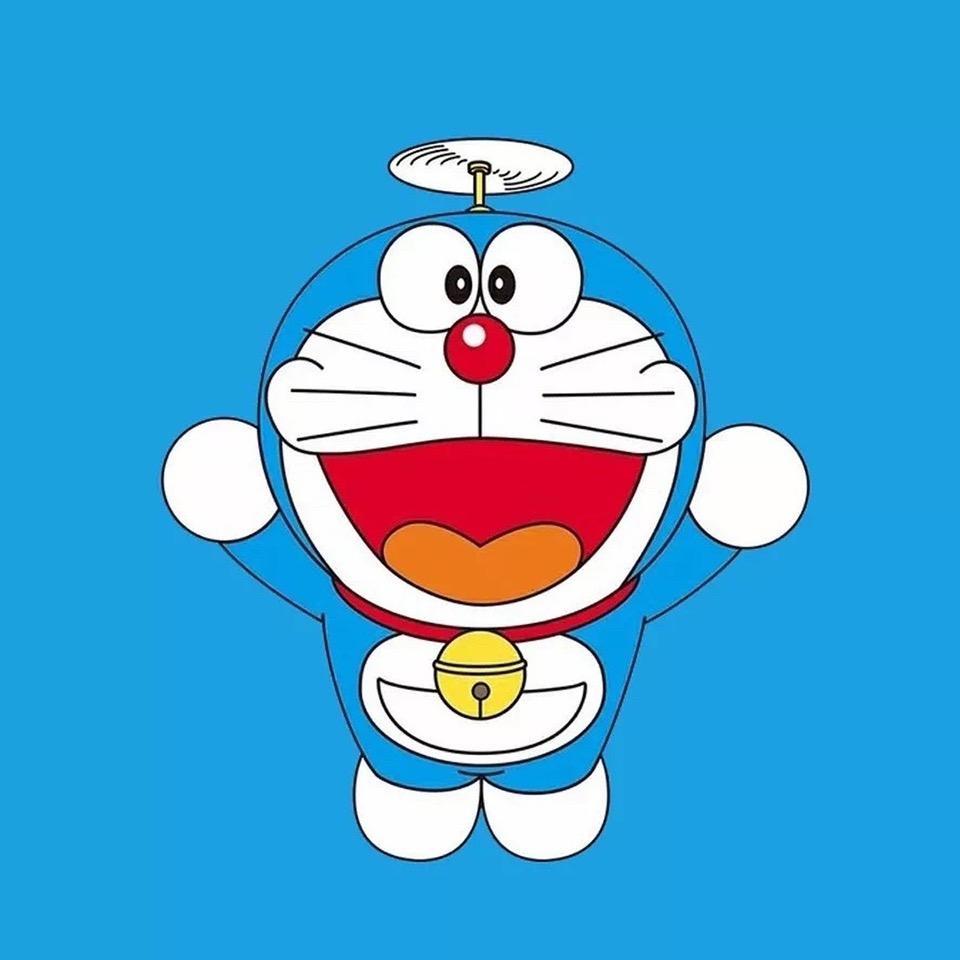 踩了一脚牛奶的猫