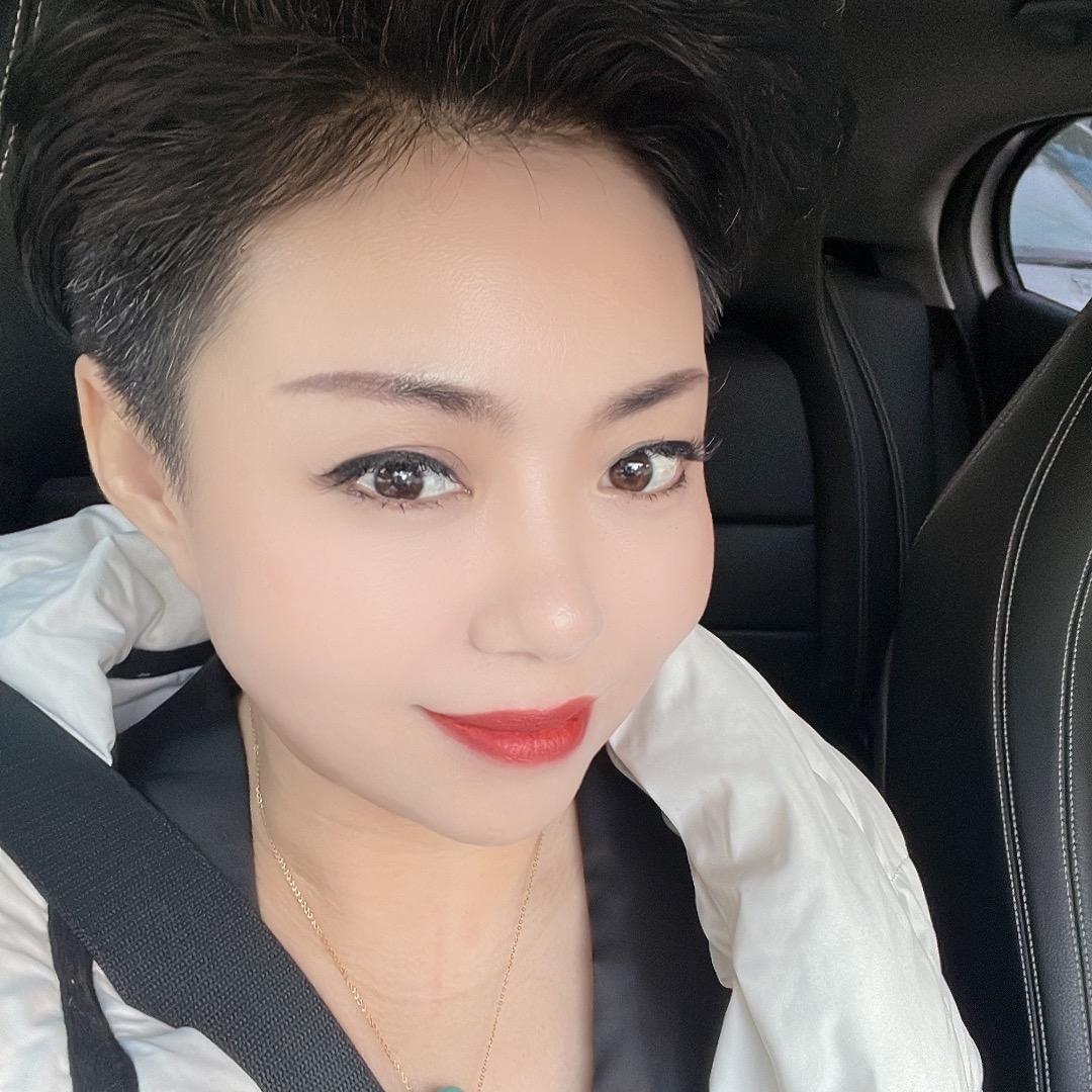 伟姐吃喝玩乐