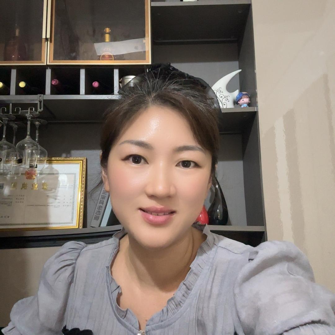 赵姐：重庆朗青家具工厂店