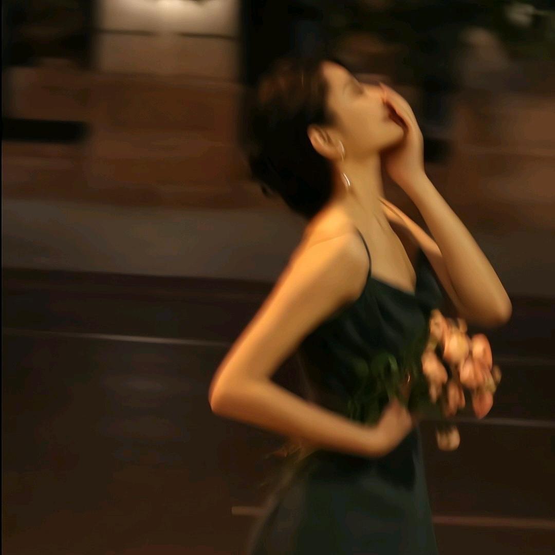 别拉小k裙子👗
