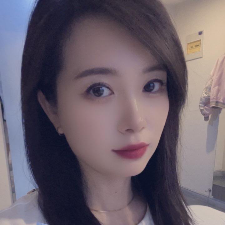 珠宝小姐姐