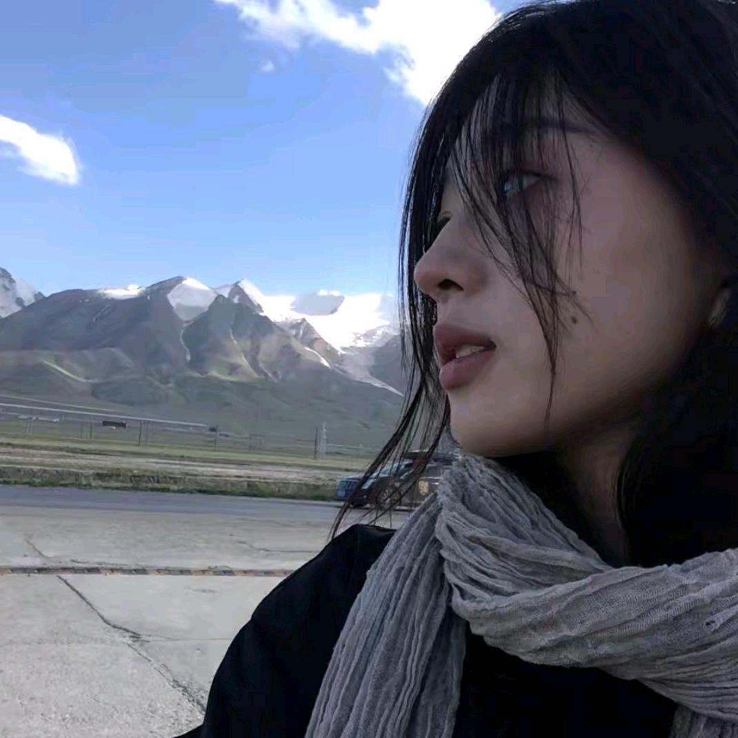 女主