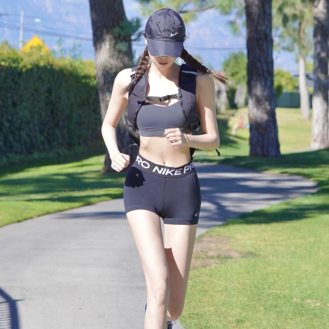 爱跑步的柒柒柒