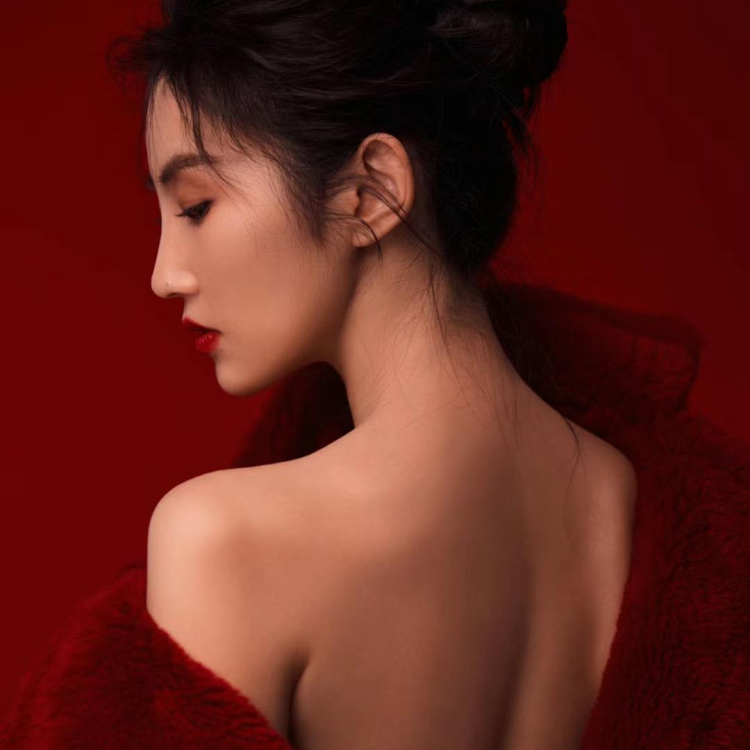 小姨蜜桃