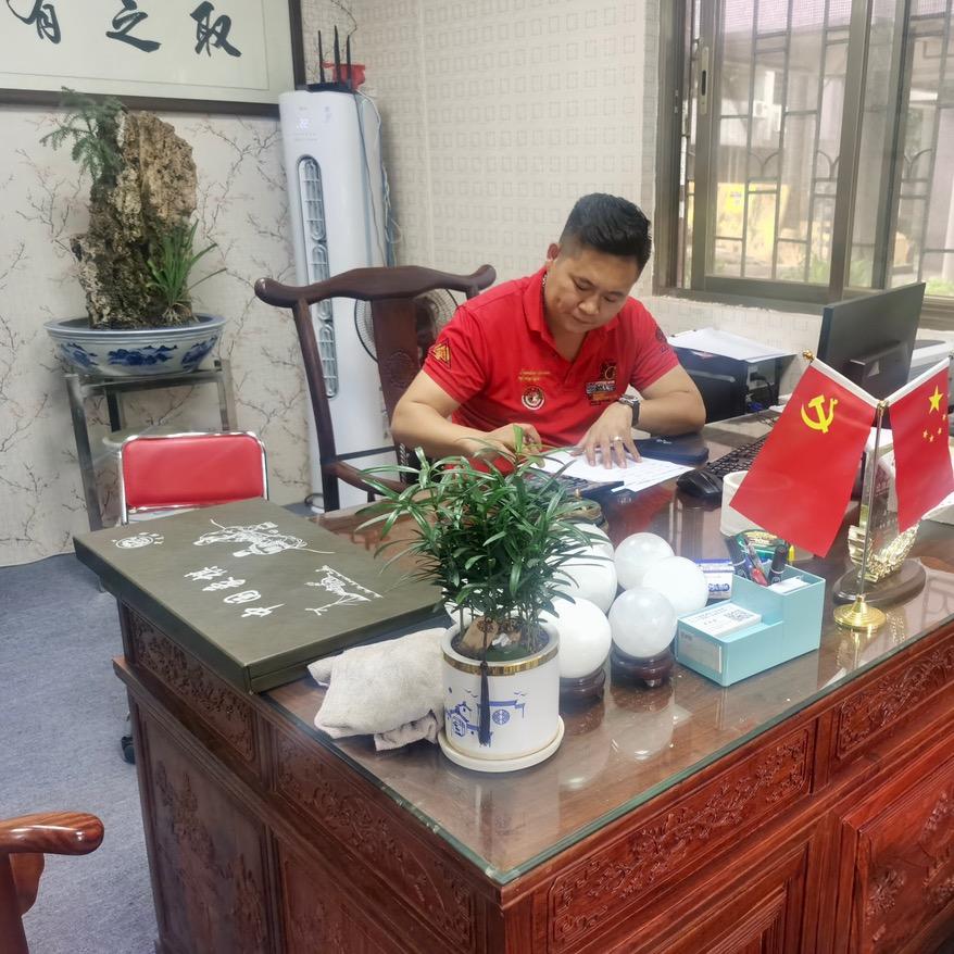 袁少，袁聚市政工程工程有限公司