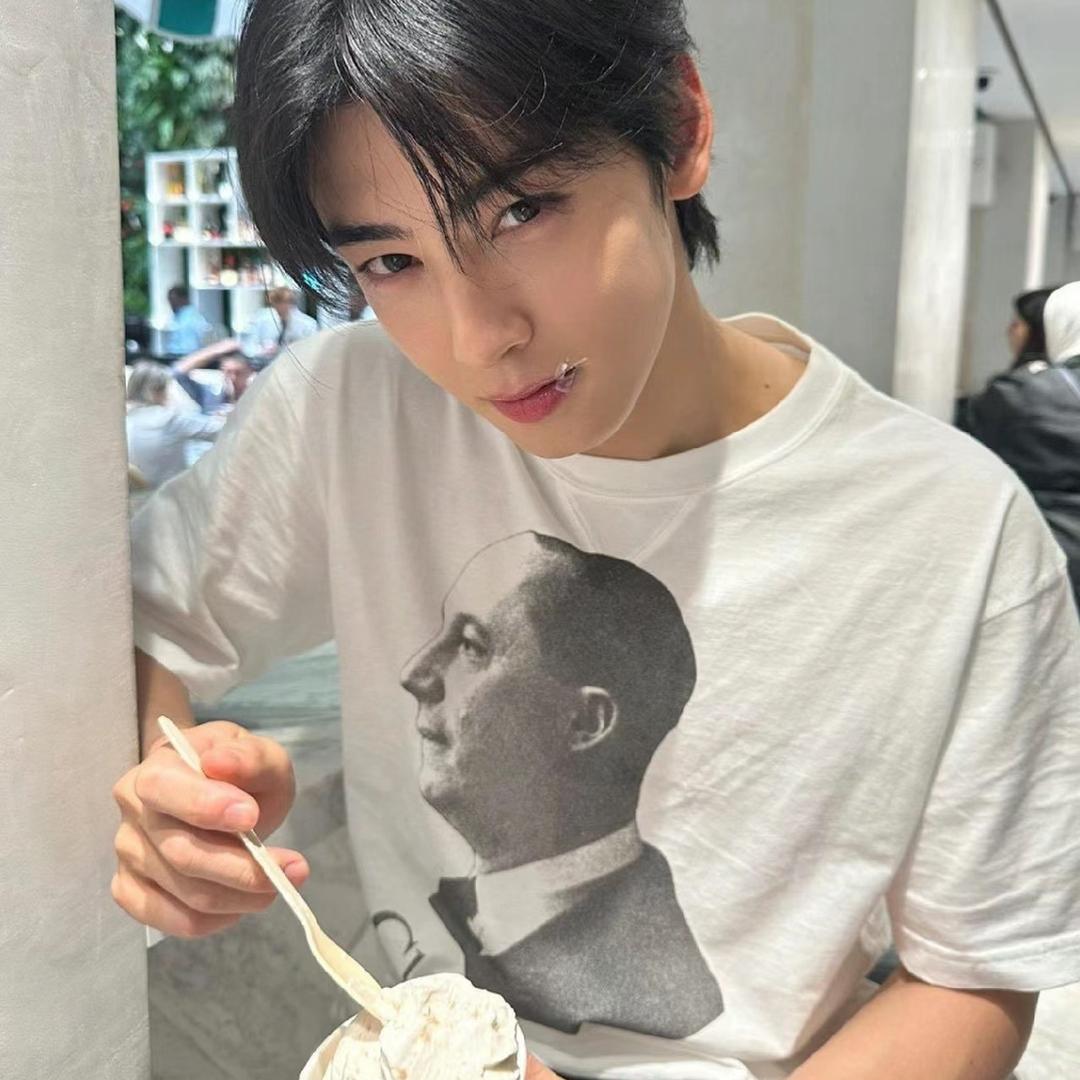 爱化妆的一凡
