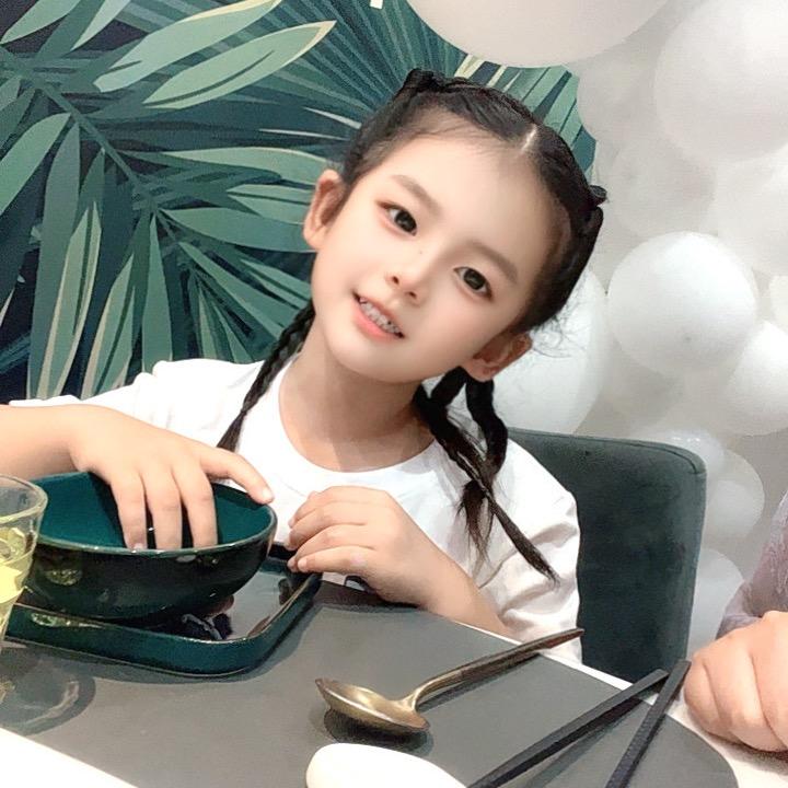 依依童装