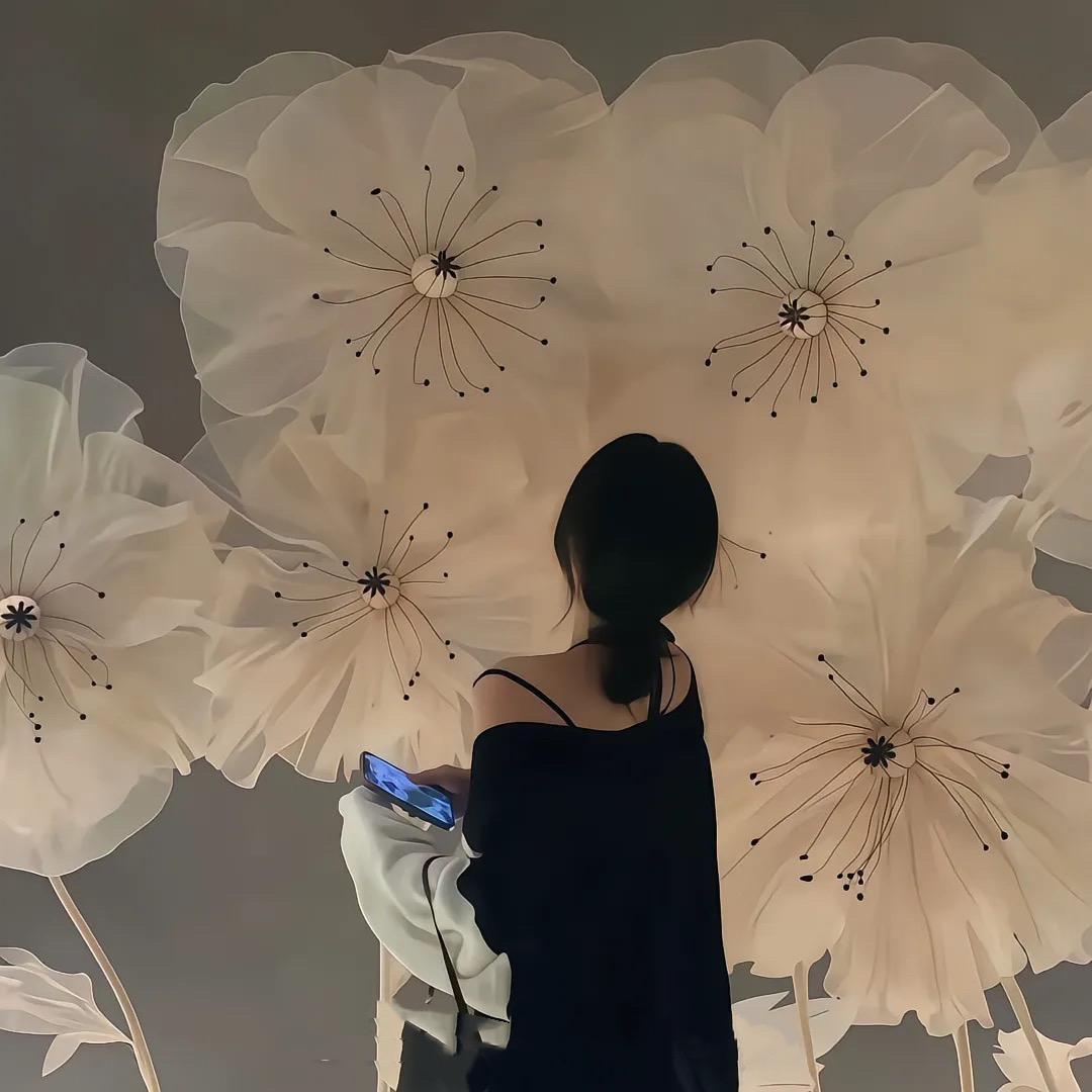 陌.