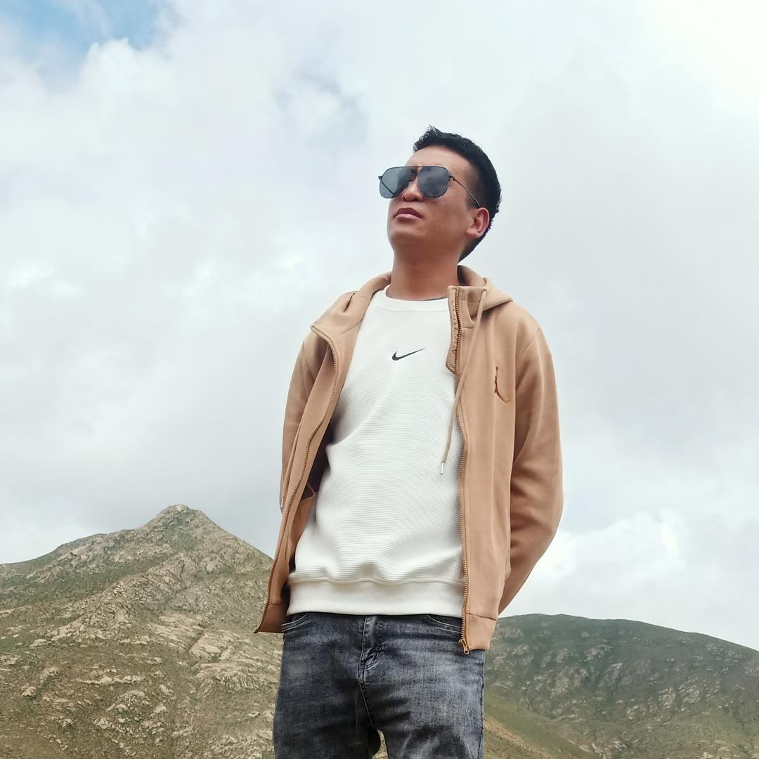 J  好好爱自己吧🫰🏾c