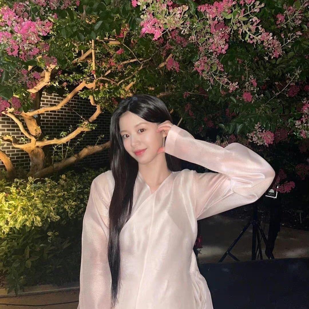 WinWin_（被王嘉尔摸脸版）