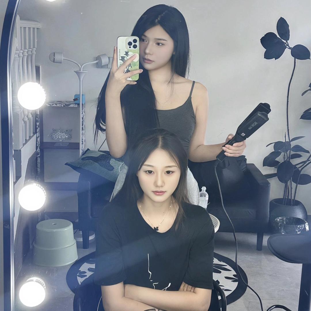 悦己美学-常德化妆师欢欢