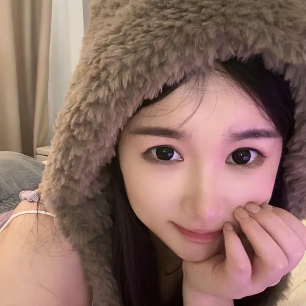 小凌🍬⁰¹⁰⁶