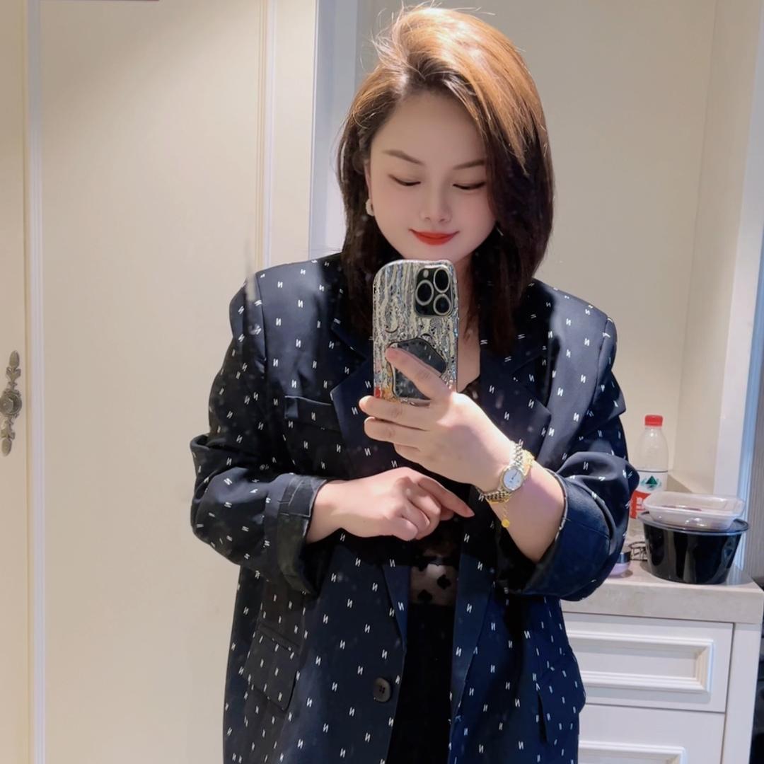 维朵女装（大润发店）