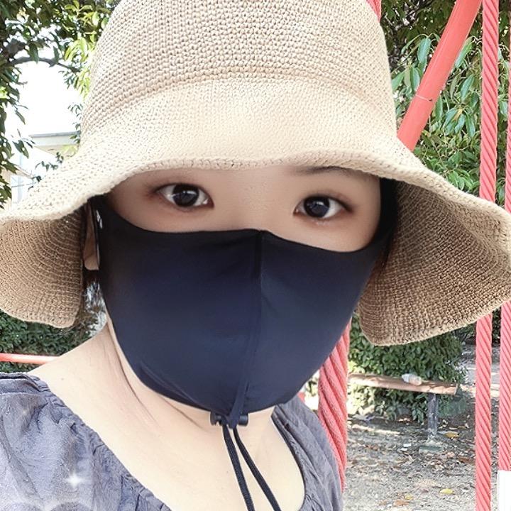 莞尔一笑