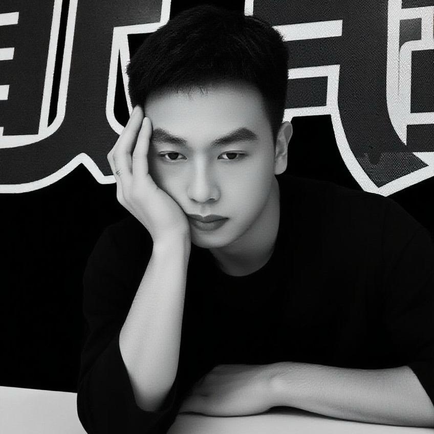 小吴【叁川霸道】玩车🚗