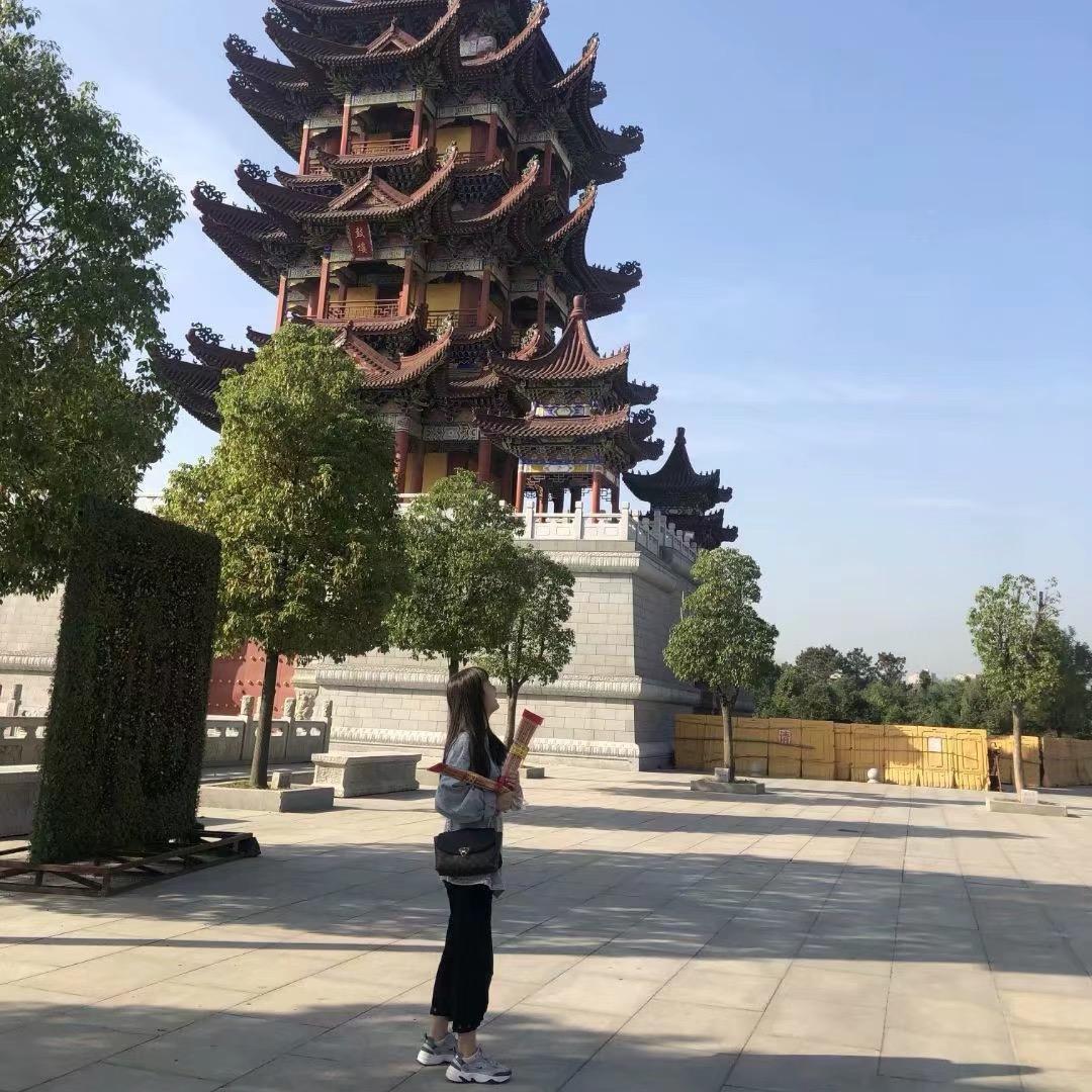 雅雅-