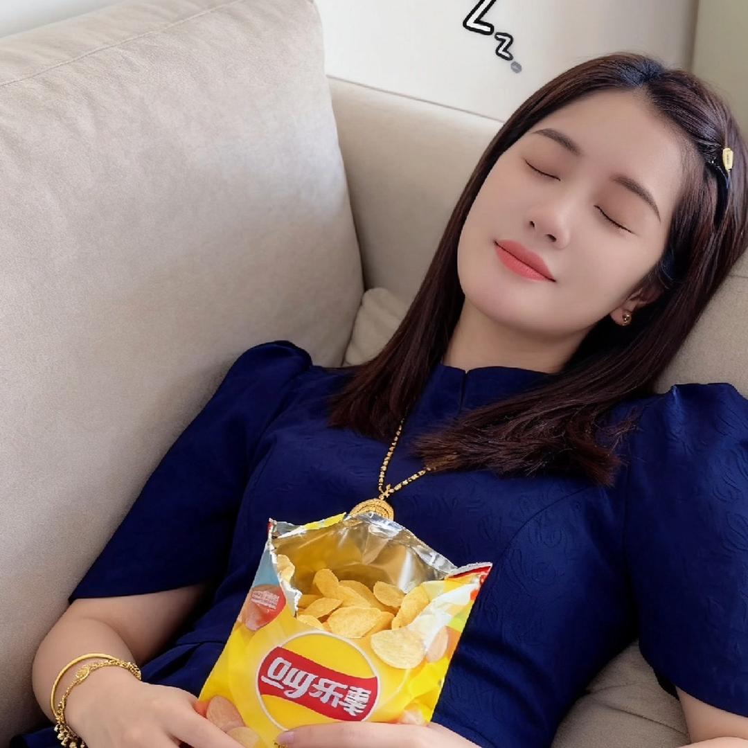 香露，哨傣服裝店