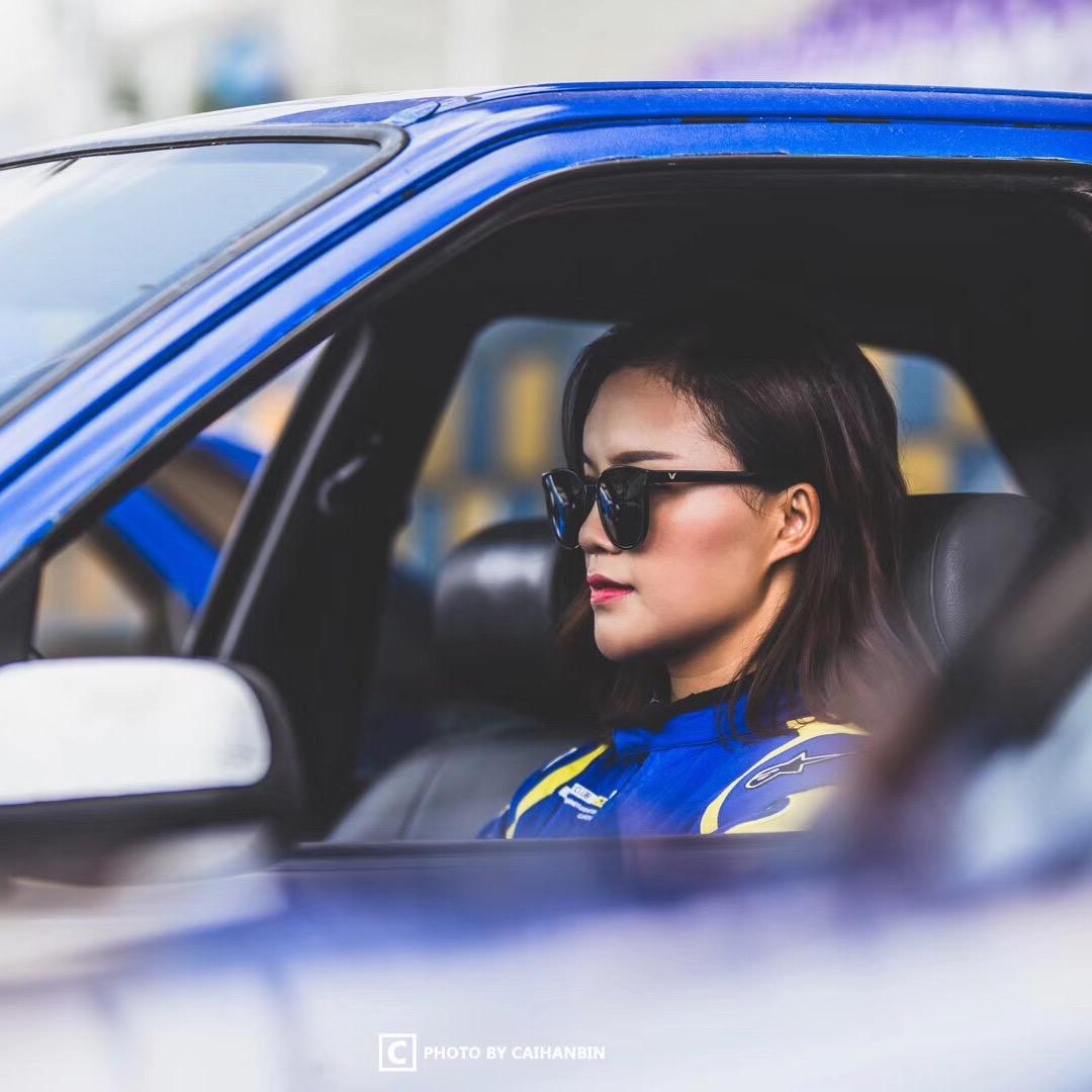 女车手梁慧君