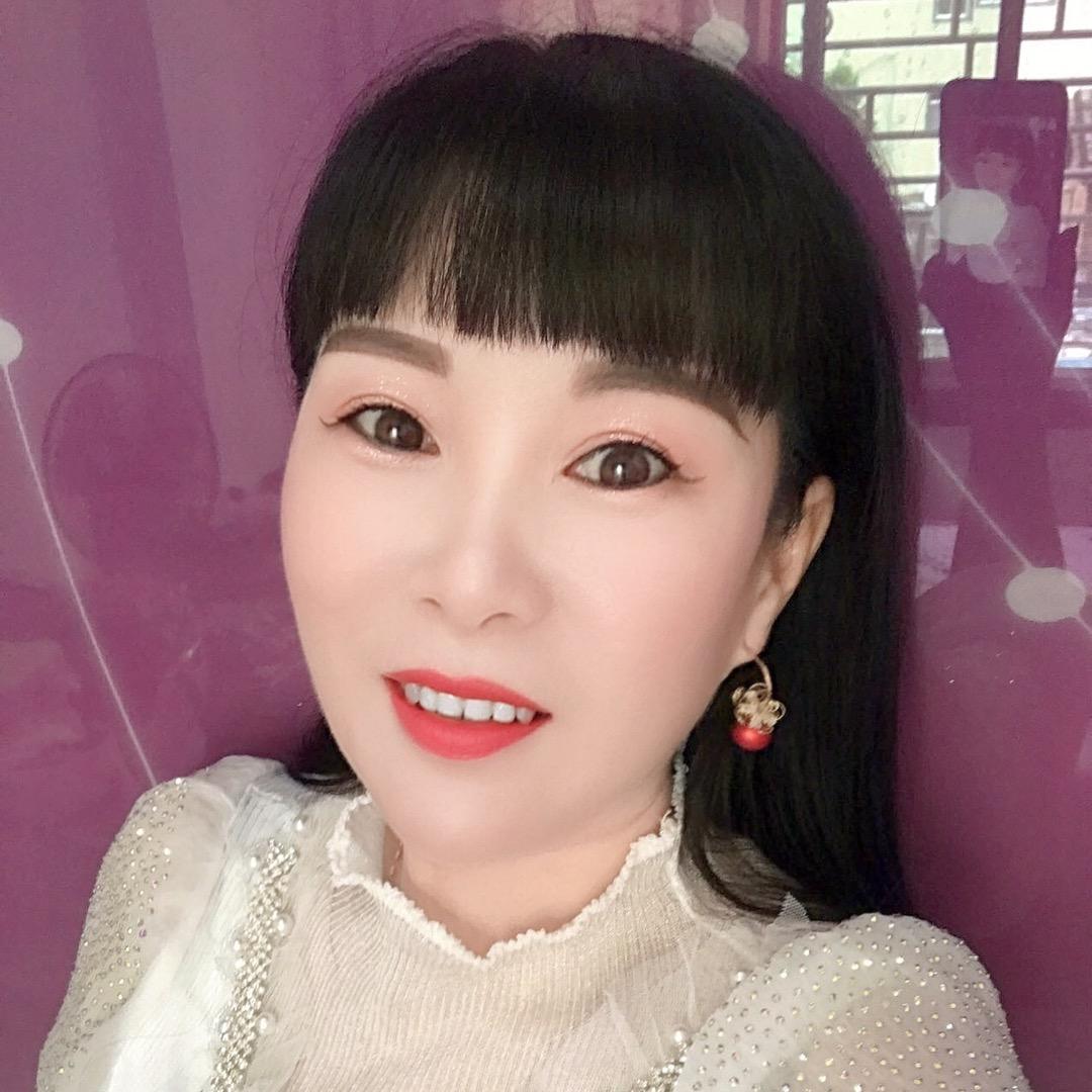 美宫红月亮