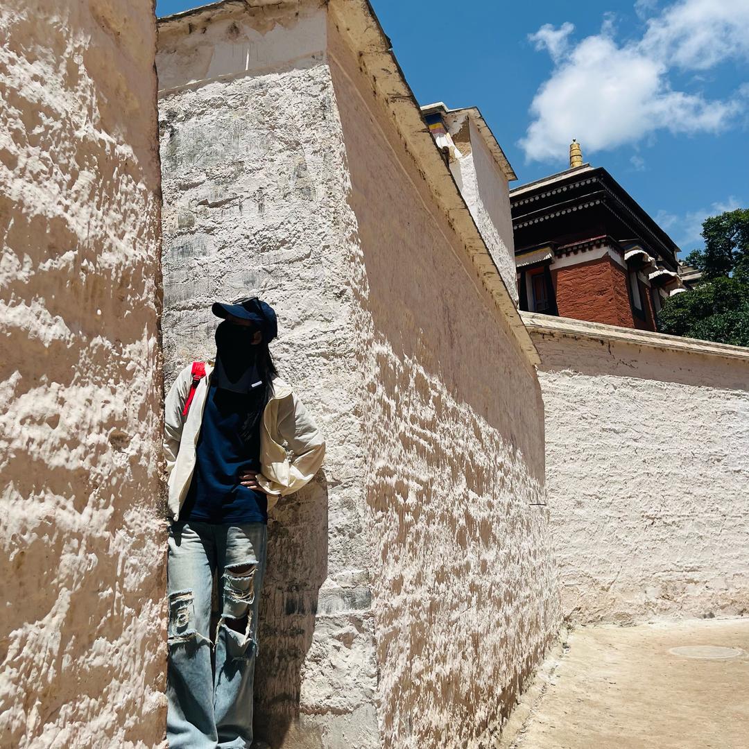 爱吃螃蟹的童童子