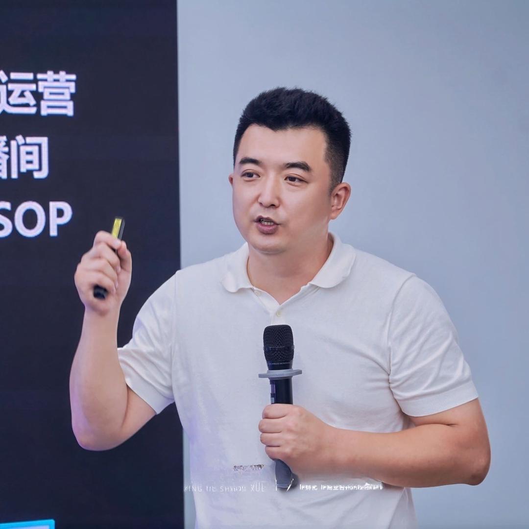 六成房佗在世
