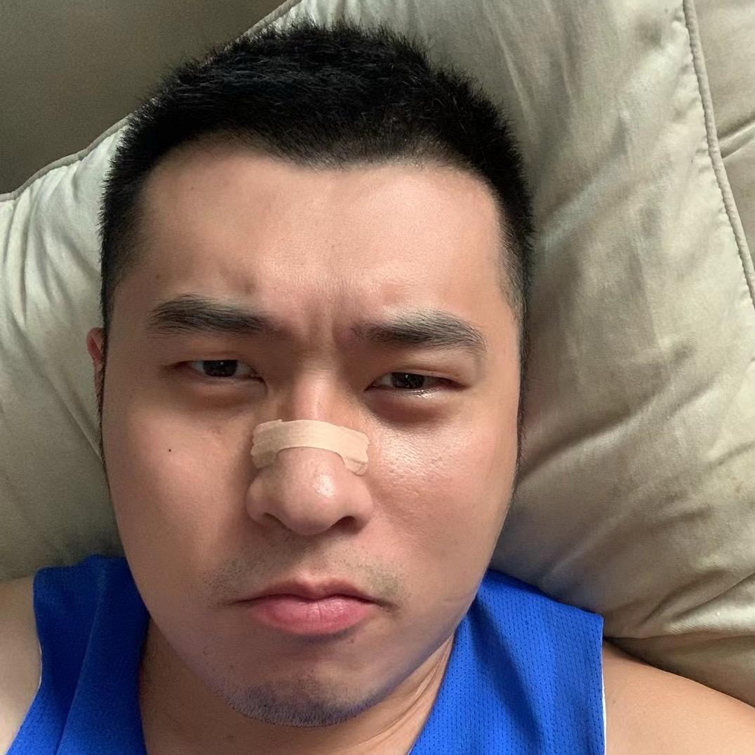 洛克啃肉