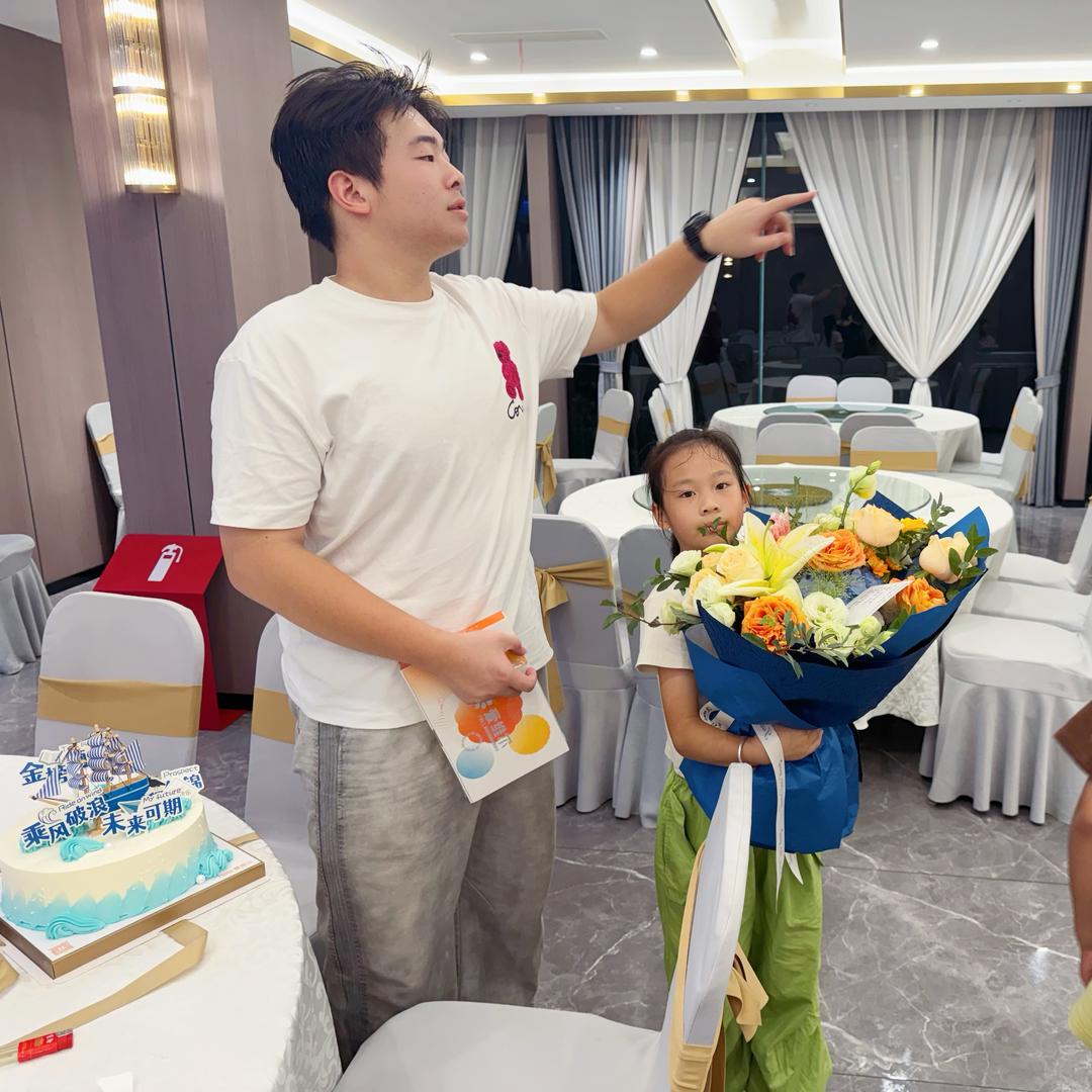 陶宇华周梅核雕