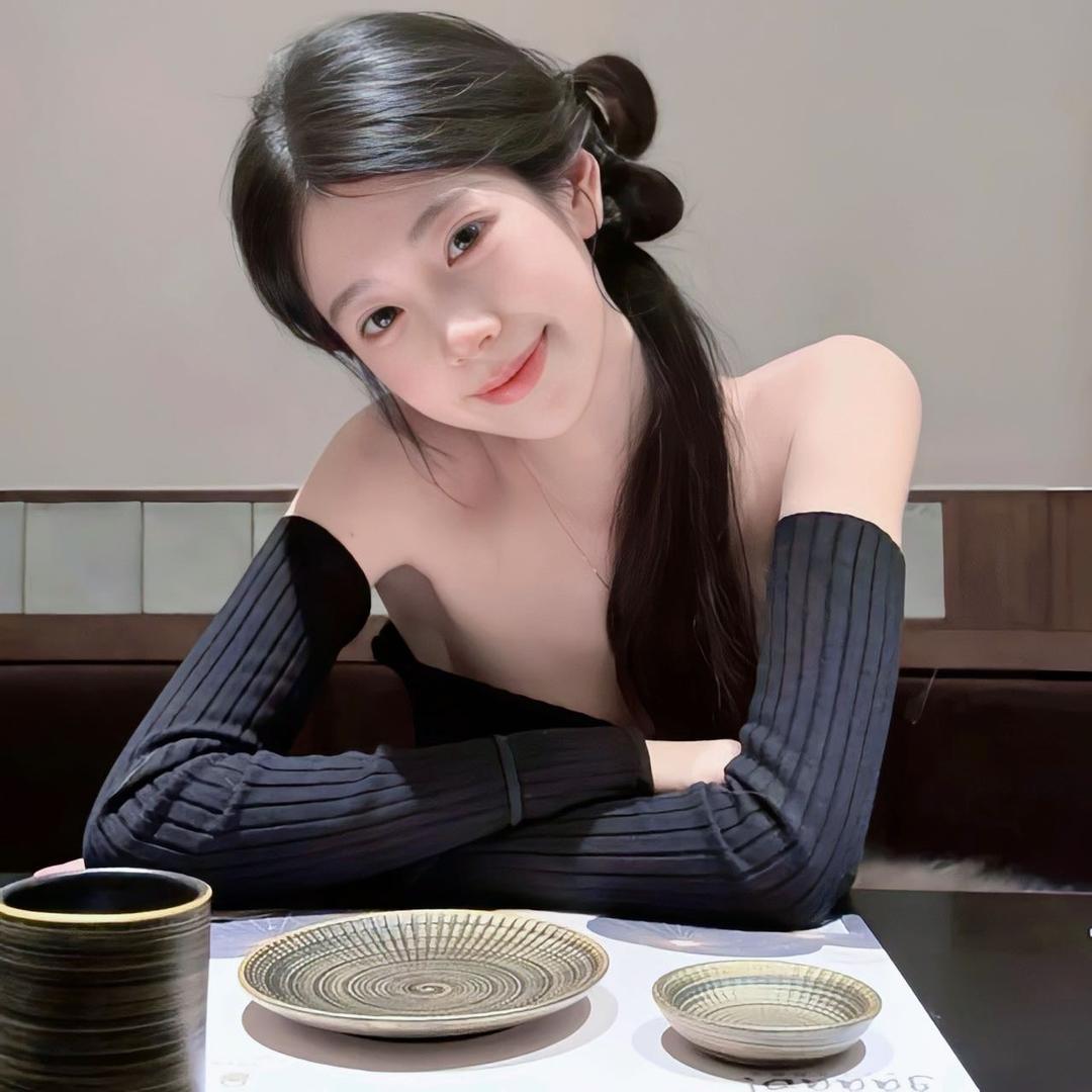 菲菲.