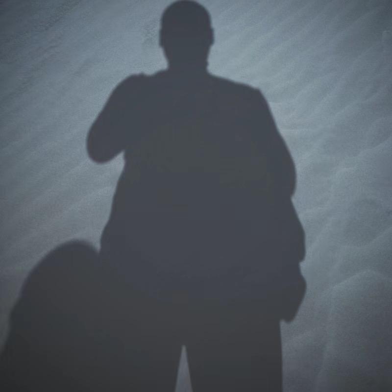 没有背景，只有背影