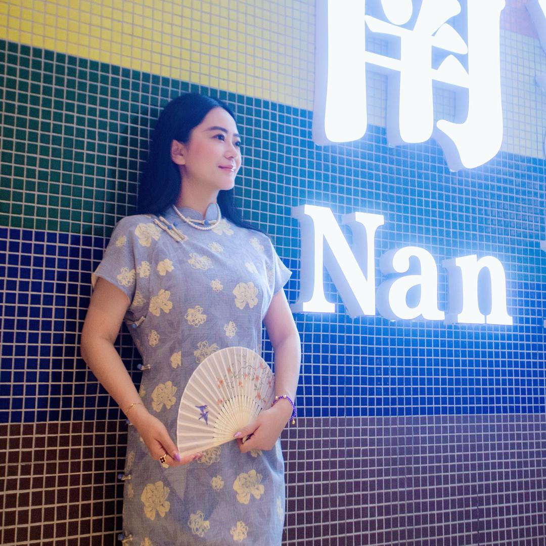 桃瑞丝（入大观园6次，看过君霄梁祝全本）