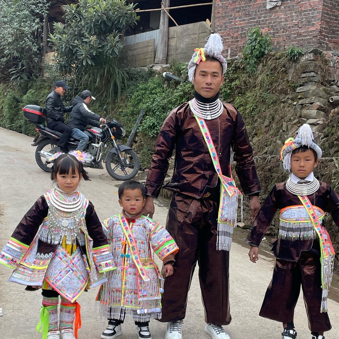 岜沙苗寨朴实汤锅小号