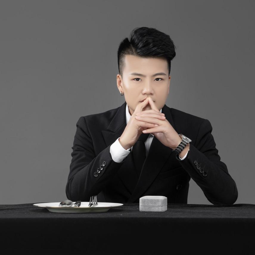 林卡酒吧刘名言