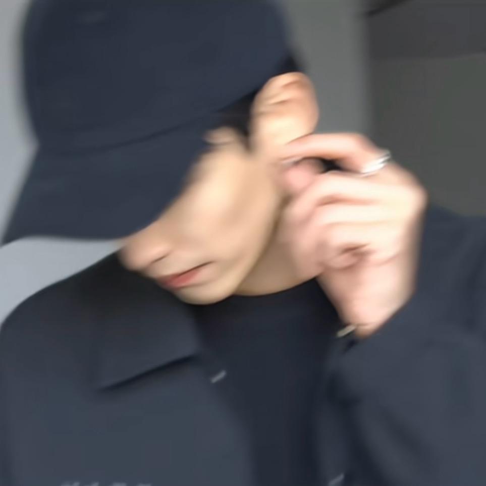 鱼挽月.