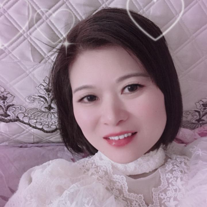 淡然一笑.