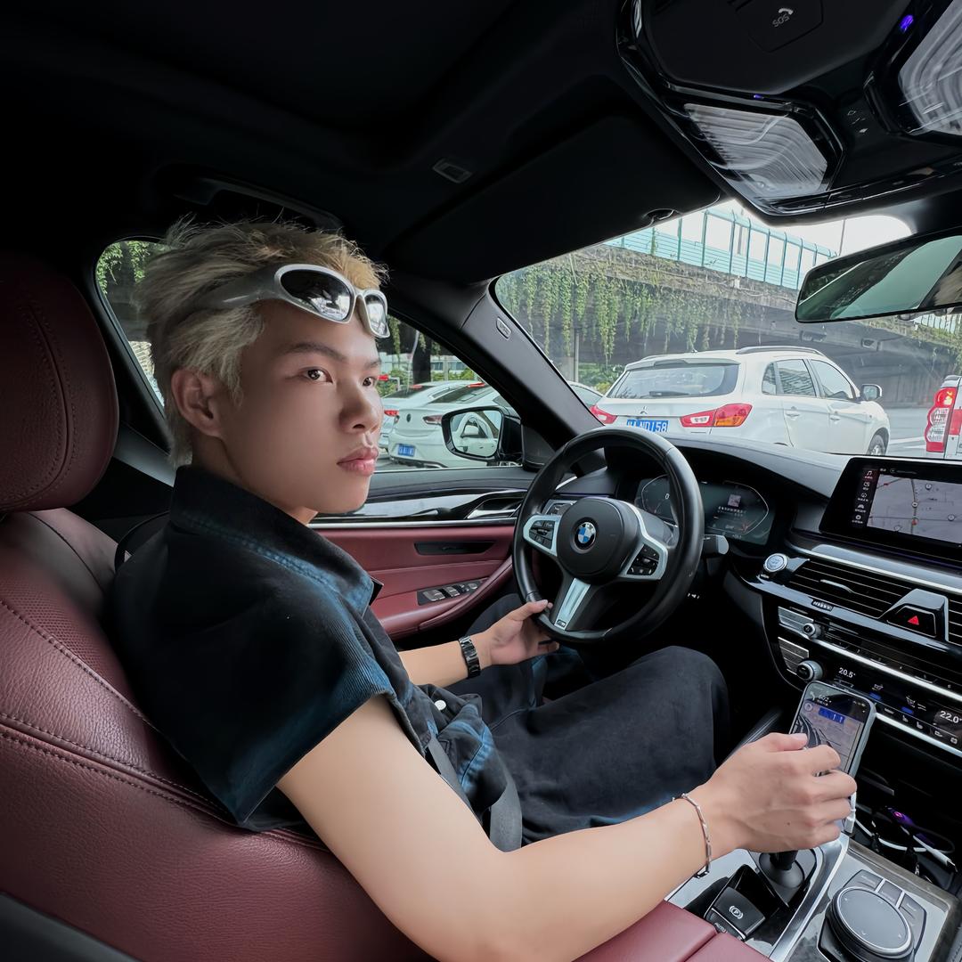 UN （国潮男士发型）文炫