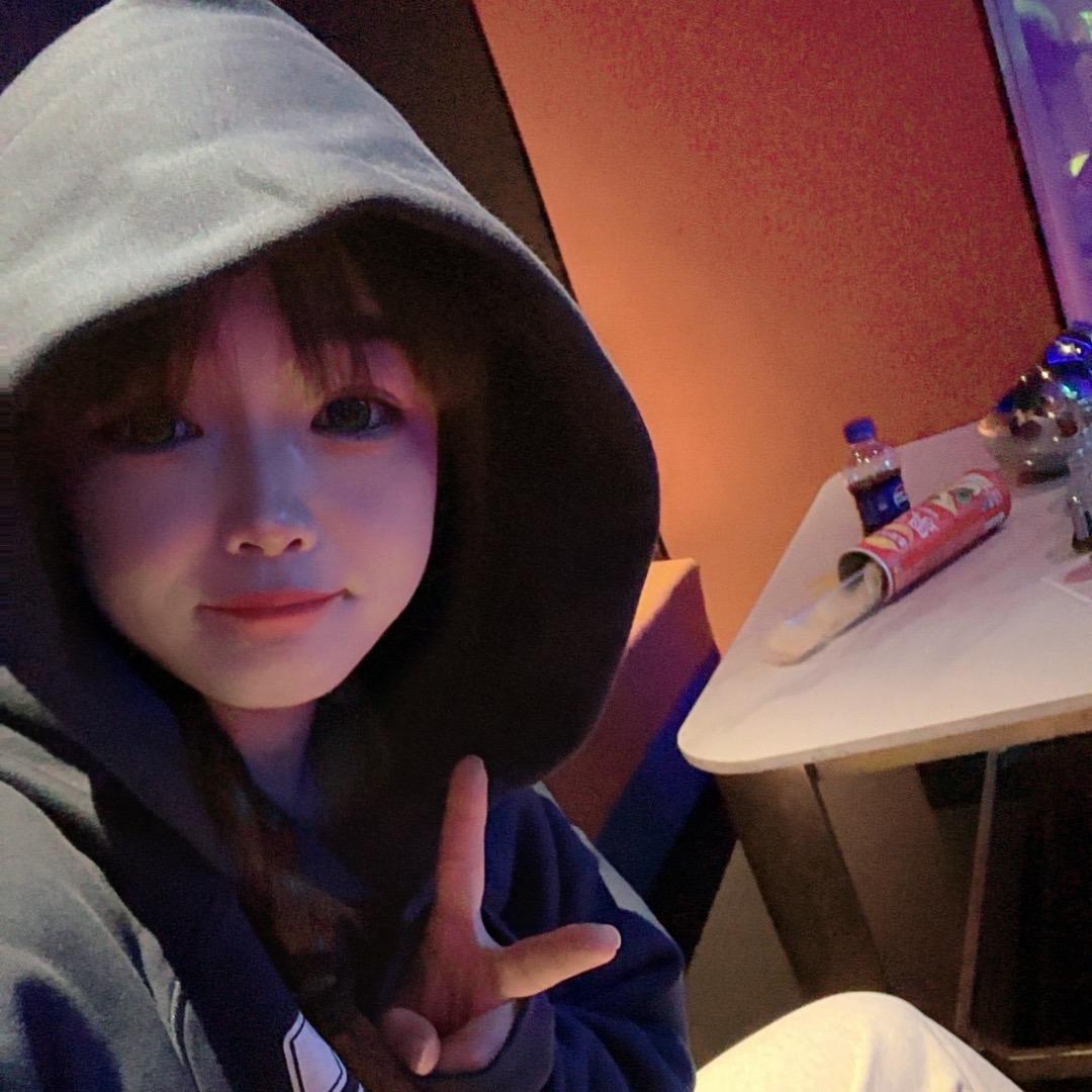 躺平的冰激凌🍧