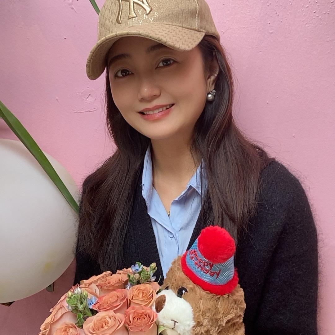 观音桥开川菜酒馆的晶晶妹儿