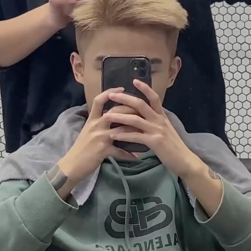 大头男孩.