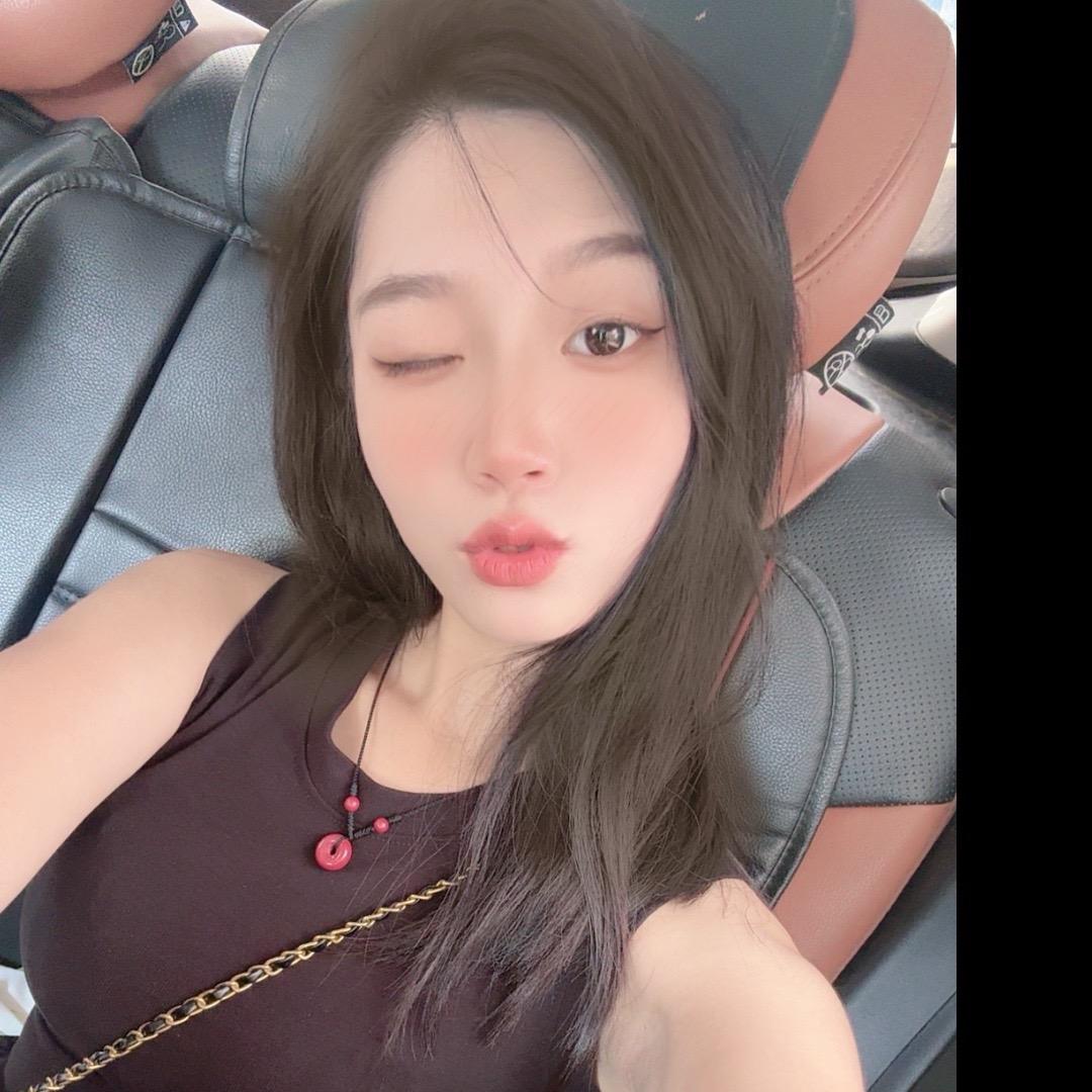 曼曼.