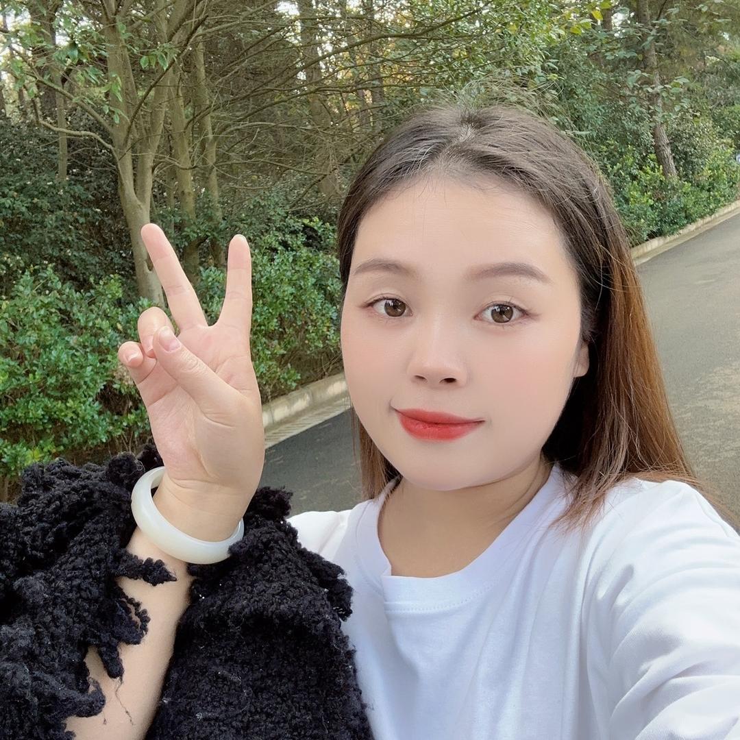 😋彩儿