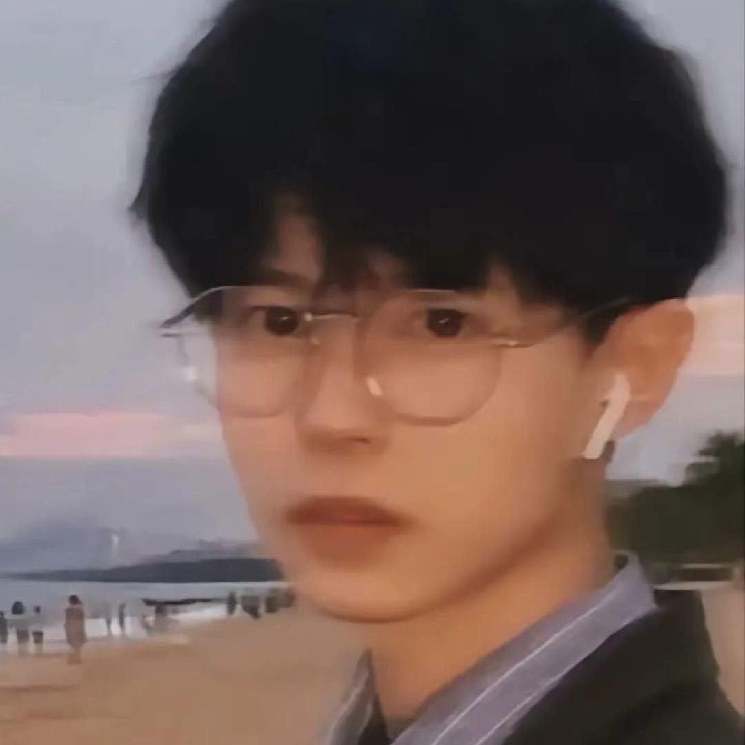 被三亿美女表白的宇宙无敌吊炸天的帅气男大