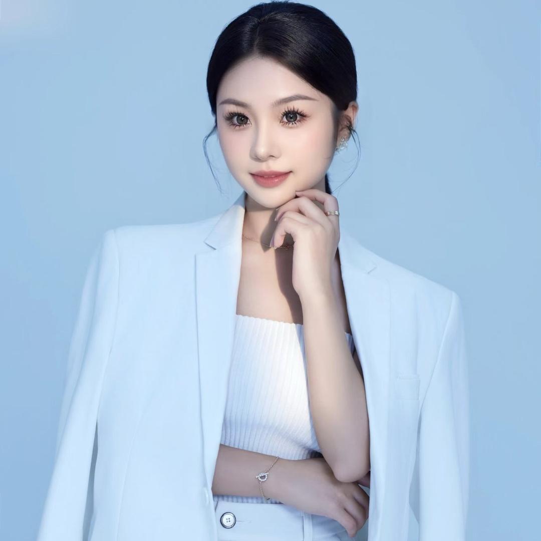 化妆，美甲，美睫师～宥利