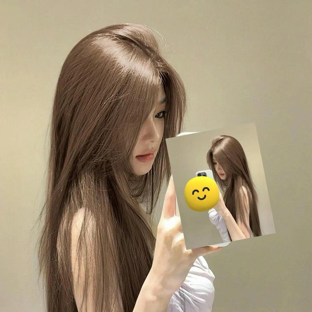 假笑女孩