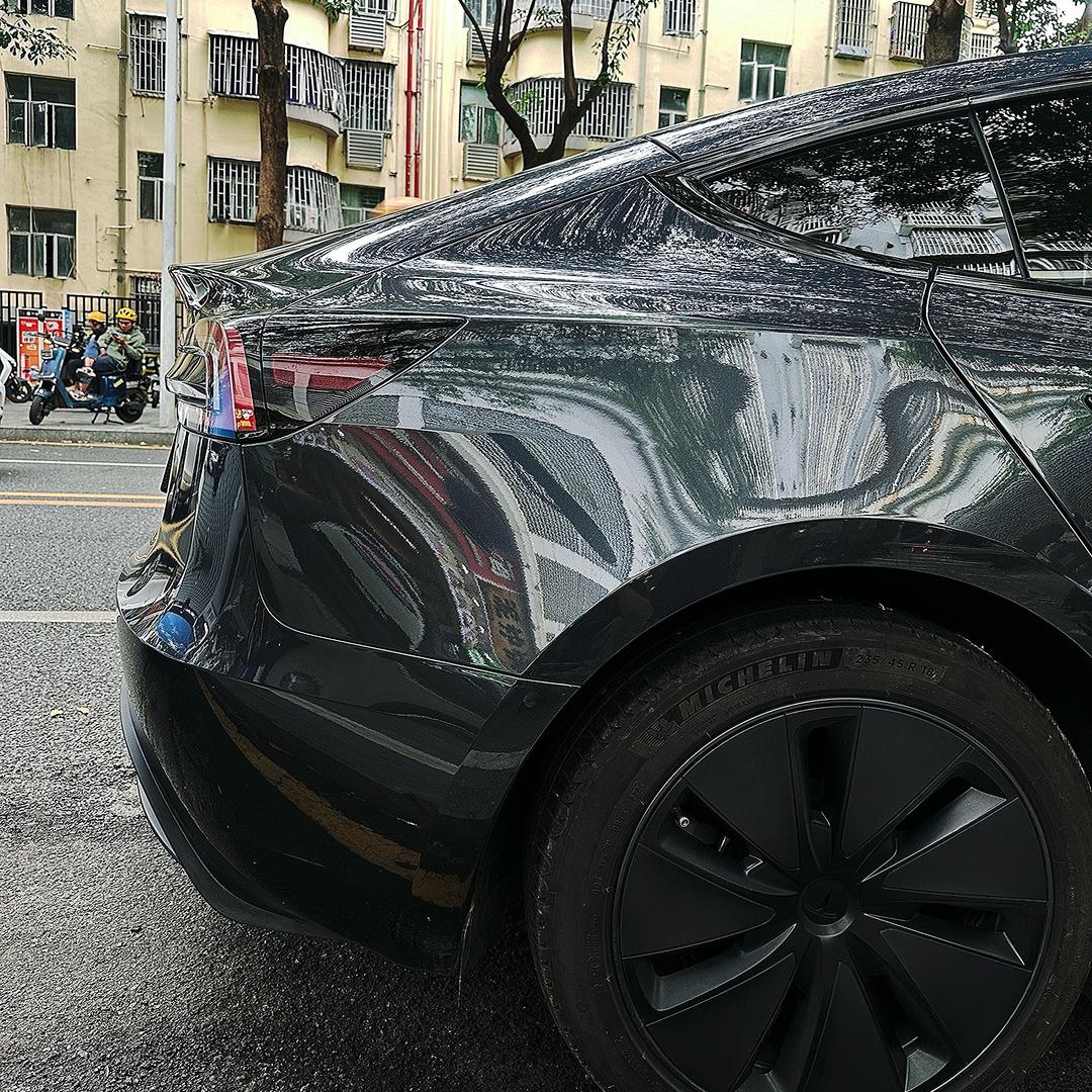 开特斯拉的小强同学